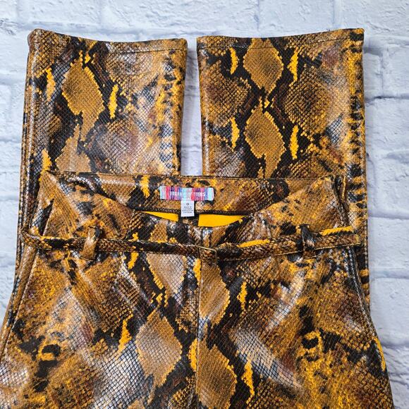 NWT Urban Outfitters Leah Python Pants Gold Black Faux Leather Belted size 0 - Picture 12 of 15